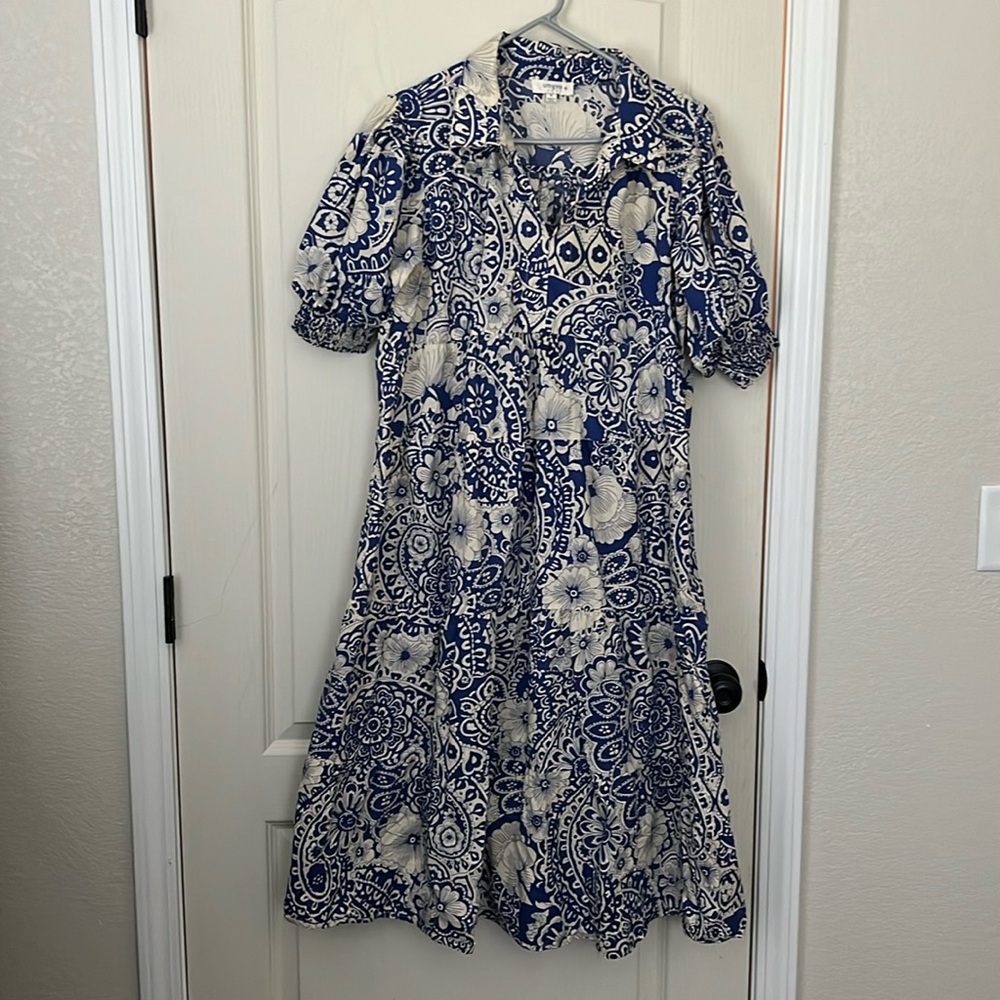 Beautiful Boutique Dress with Puff Sleeves